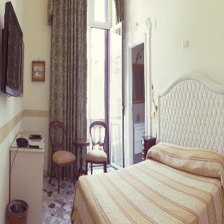 B&B Art Suite Santa Brigida, Naples