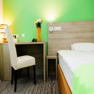 Room thumbnail 2