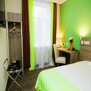 Room thumbnail 4