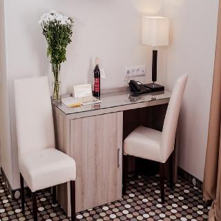Room thumbnail 3