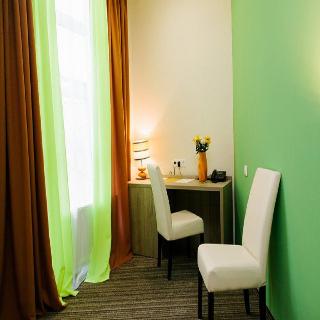 Room thumbnail 5