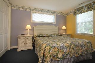 Colonial Acres Resort