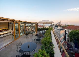 Tan Hotel