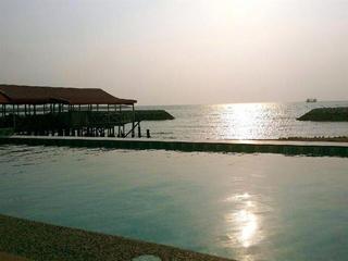 芭堤雅南特拉班安波海灘酒店 Nantra Pattaya Baan Ampoe Beach