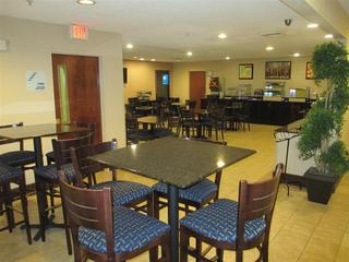 HOLIDAY INN EXPRESS HOTEL AND SUITES ROANOKE RAPIDS