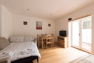 Kensington Apartments, Londyn