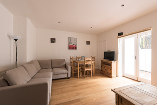 Kensington Apartments, Londyn