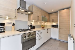 Allen Gardens Apartments, Londyn