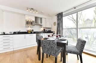 Allen Gardens Apartments, Londyn