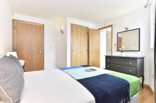 Allen Gardens Apartments, Londyn