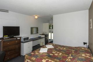 Mid City Motor Inn