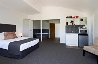 Shoredrive Motel