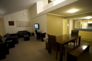 Toowong Inn and Suites