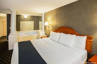 Quality Inn & Suites St Charles -West Chicago