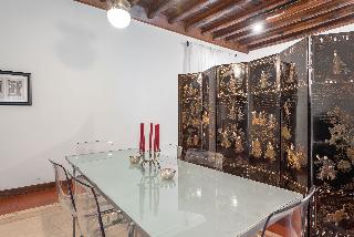 Maison Evelina, Rome