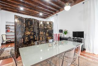 Maison Evelina, Rome