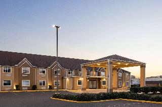 Days Inn By Wyndham Jackson Downtown