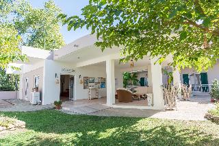 Cavos Beach House