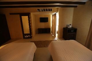 Room thumbnail 6