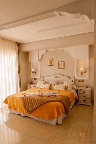 Room Room