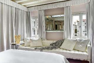 Room Room