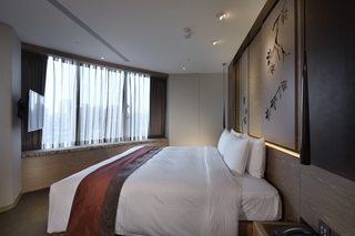 Room:DBL.SU-5