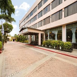 Ramada Plaza Karachi Airport Hotel