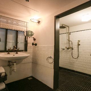 Room:DBL.SU-5
