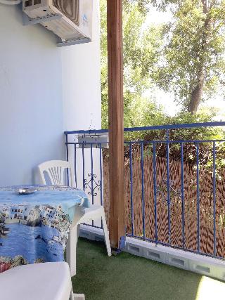 Artemis Studios & Apartments
