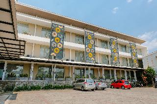Townhouse OAK Series Style Hotel Jember