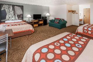 3 Queen Beds Studio Suite Non-Smoking