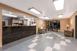 Super 8 by Wyndham Prince Frederick