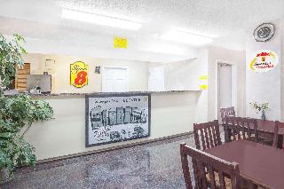 Super 8 by Wyndham Decatur Priceville