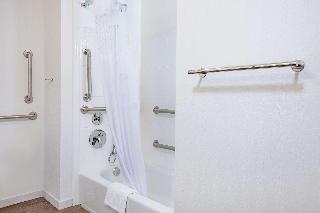 2 Queens Mobility/Hearing Access Tub Nosmok