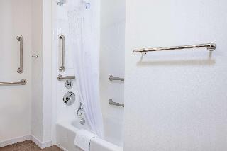 2 Queens Mobility/Hearing Access Tub Nosmok