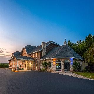 Days Inn & Suites by Wyndham Kaukauna WI