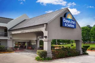 Days Inn and Suites Tyler