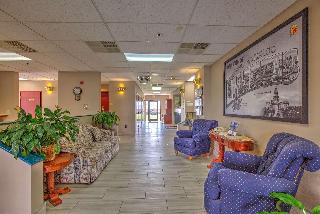 Super 8 by Wyndham Waterloo