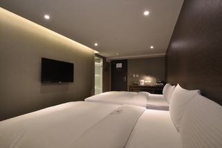 Room:FAM.DX-10