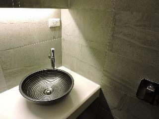 Room:SGL.ST