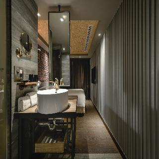 Room:DBL.SU-5