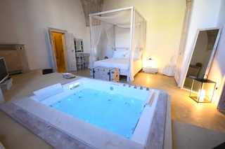 Palazzo Castriota, Puglia