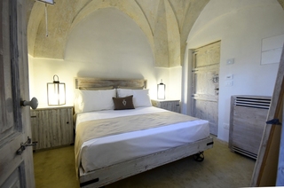 Palazzo Castriota, Puglia
