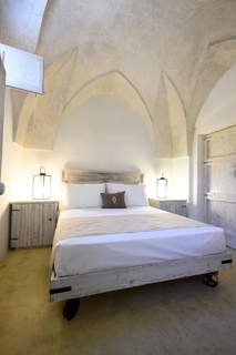 Palazzo Castriota, Puglia