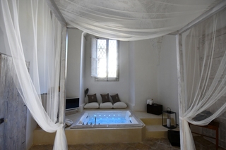 Palazzo Castriota, Puglia