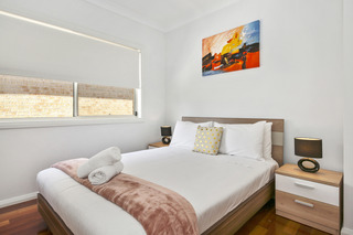 Room thumbnail 4