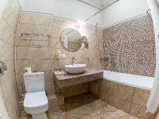 Bristol Central Park Hotel