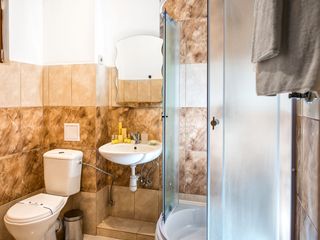 Room thumbnail 7