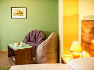 Room thumbnail 6
