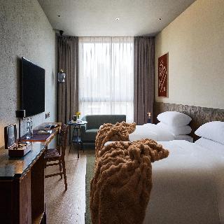 Room:TWN.ST-2